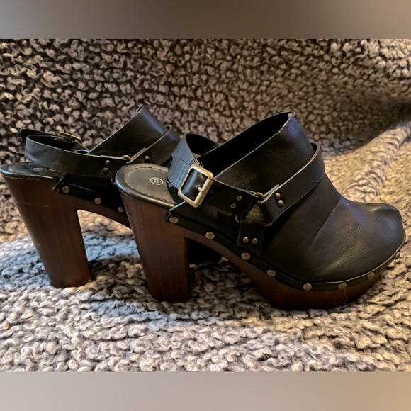 Mule clog heels - Picture 1 of 6